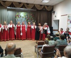 1 октября в честь Международного дня пожилых людей в Корсаковском СК прошла концертная программа “Мудрой осени счастливые мгновения”