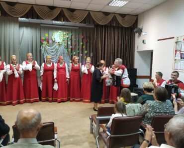 1 октября в честь Международного дня пожилых людей в Корсаковском СК прошла концертная программа “Мудрой осени счастливые мгновения”